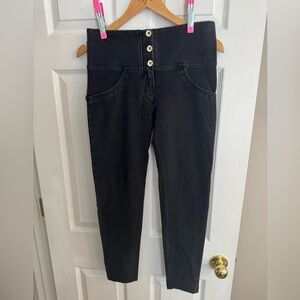 NWOT Freddy Jean leggings - black
24 inch inseam